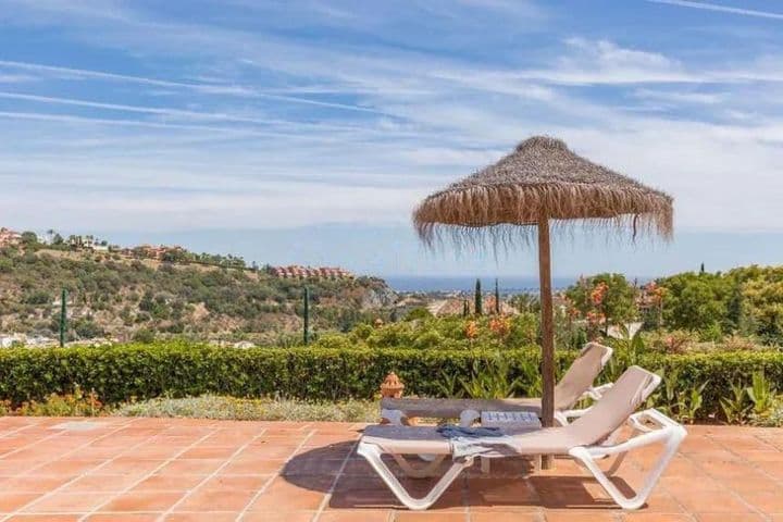 2 bedrooms apartment for sale in Benahavis, Spain - Image 2