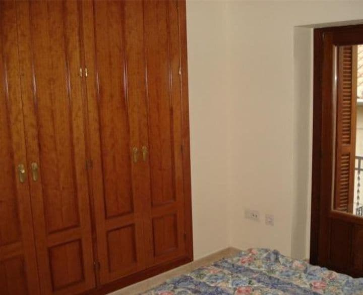 2 bedrooms apartment for rent in Centro-Sagrario, Spain - Image 4