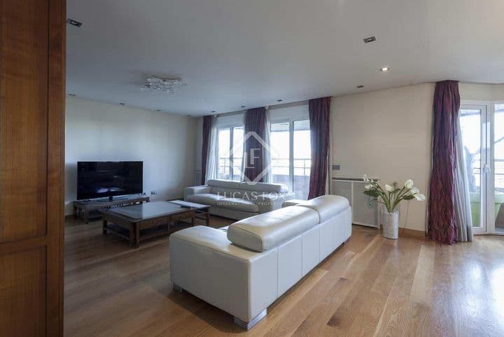 7 bedrooms apartment for rent in Valencia, Spain - Image 3