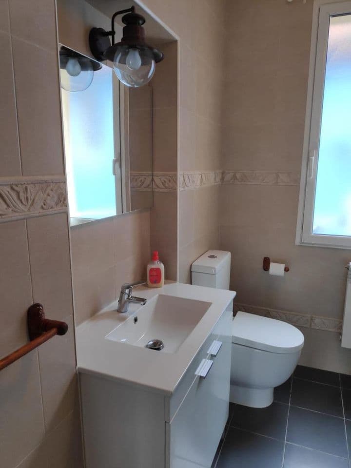 3 bedrooms apartment for rent in Santander, Spain - Image 7