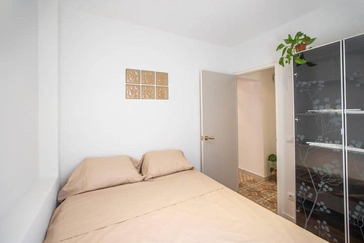 2 bedrooms apartment for rent in Ciutat Vella, Spain - Image 8