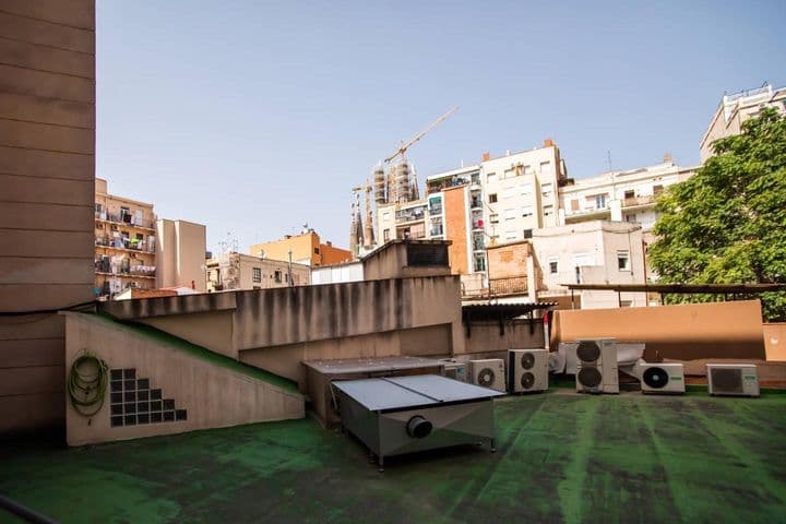 3 bedrooms apartment for rent in Sagrada Familia, Spain - Image 4