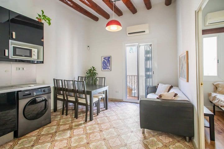 2 bedrooms apartment for rent in Ciutat Vella, Spain