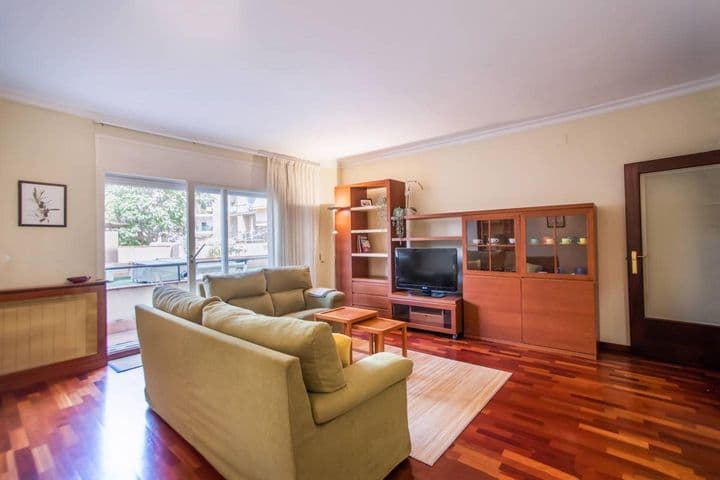 3 bedrooms apartment for rent in Sagrada Familia, Spain - Image 2