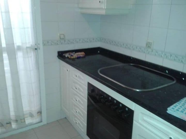 2 bedrooms apartment for rent in Seville, Spain - Image 4