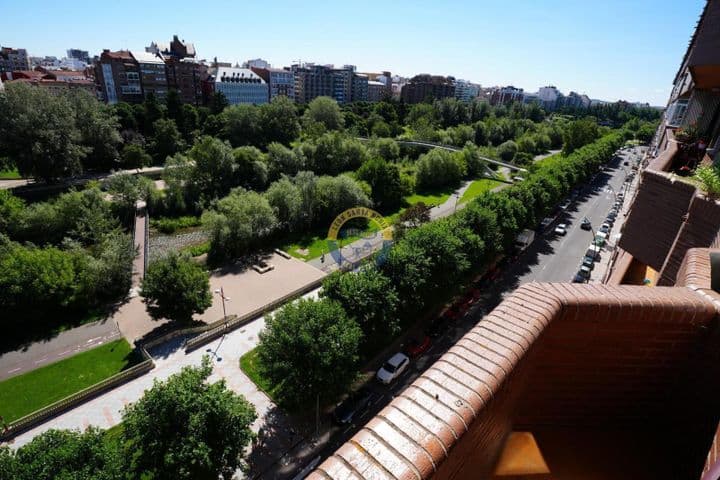 3 bedrooms apartment for rent in Leon, Spain - Image 2