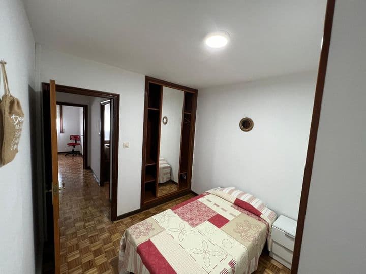 3 bedrooms apartment for rent in Vigo, Spain - Image 3