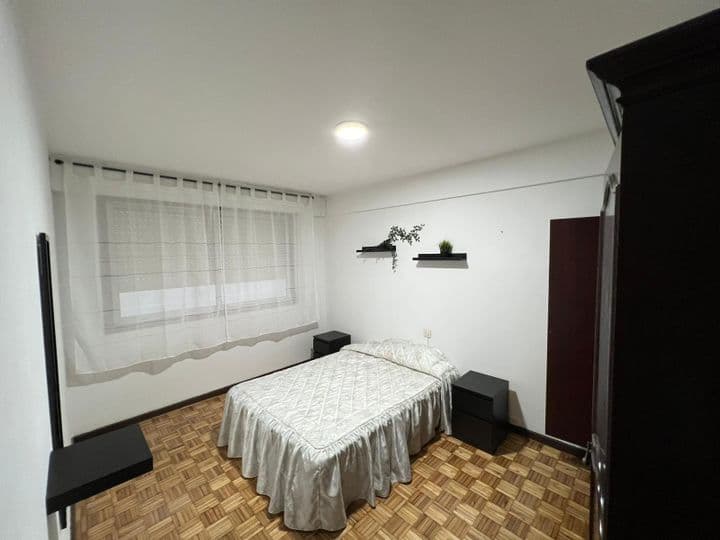 3 bedrooms apartment for rent in Vigo, Spain - Image 5