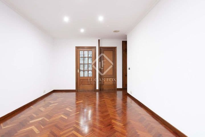 2 bedrooms apartment for rent in Vigo, Spain - Image 3