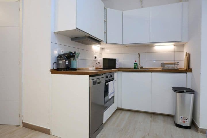 2 bedrooms apartment for rent in Horta-Guinardo, Spain - Image 8