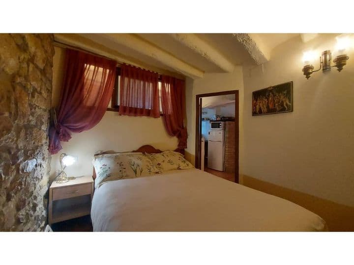 1 bedroom apartment for rent in La Llacuna, Spain - Image 8