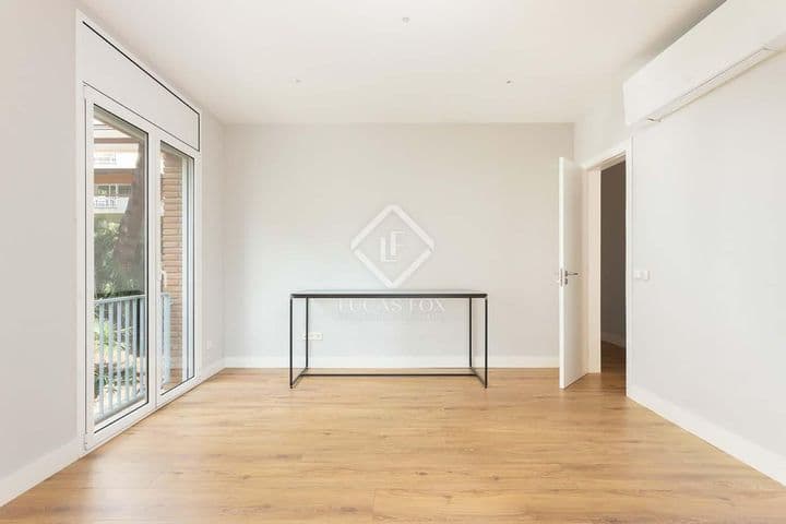 3 bedrooms apartment for rent in Barcelona, Spain - Image 10