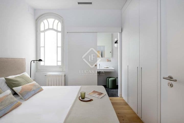 4 bedrooms apartment for rent in Barcelona, Spain - Image 9