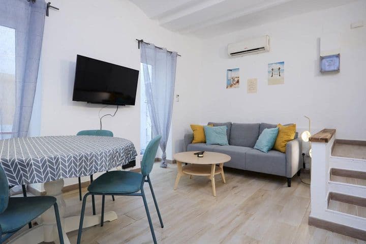 2 bedrooms apartment for rent in Horta-Guinardo, Spain - Image 3