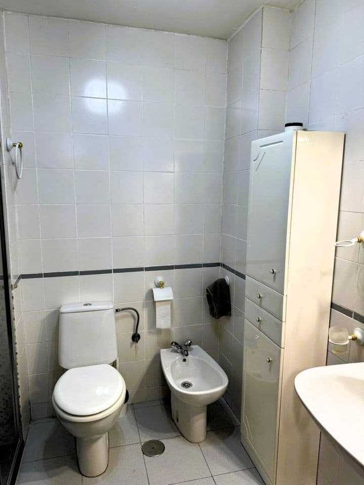 1 bedroom apartment for sale in Puente de Vallecas, Spain - Image 10