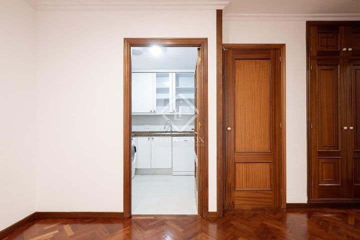 2 bedrooms apartment for rent in Vigo, Spain - Image 4