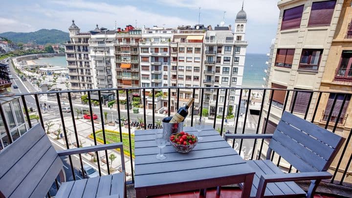 3 bedrooms apartment for rent in Donostia-San Sebastian, Spain - Image 2