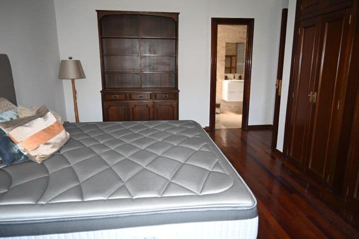 4 bedrooms apartment for rent in Santander, Spain - Image 8