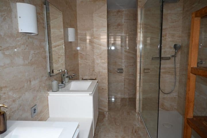 4 bedrooms apartment for rent in Santander, Spain - Image 9