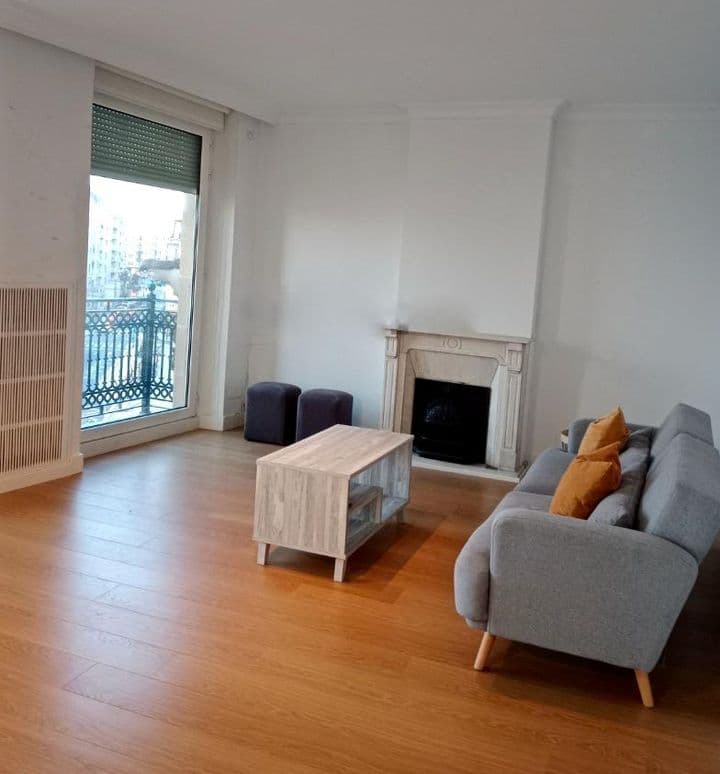 4 bedrooms apartment for rent in Donostia-San Sebastian, Spain - Image 6