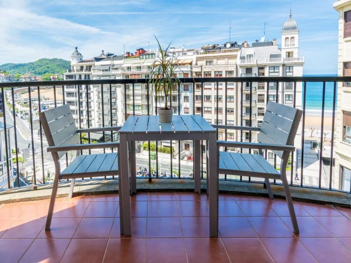 3 bedrooms apartment for rent in Donostia-San Sebastian, Spain - Image 3