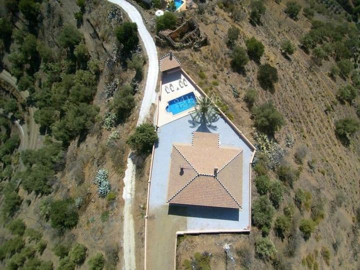 4 bedrooms house for sale in Sayalonga, Spain - Image 3