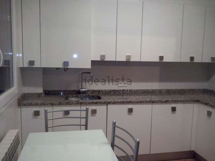 3 bedrooms apartment for rent in Vitoria-Gasteiz, Spain - Image 2