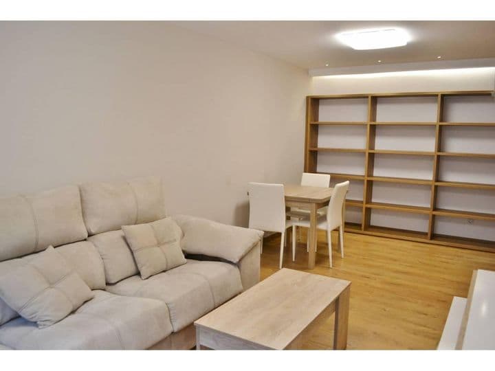 3 bedrooms apartment for rent in Palencia, Spain - Image 8