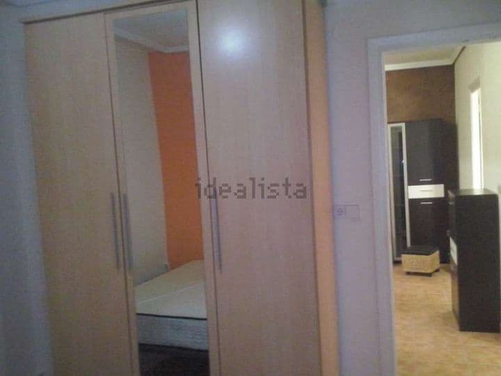 3 bedrooms apartment for rent in Vitoria-Gasteiz, Spain - Image 4