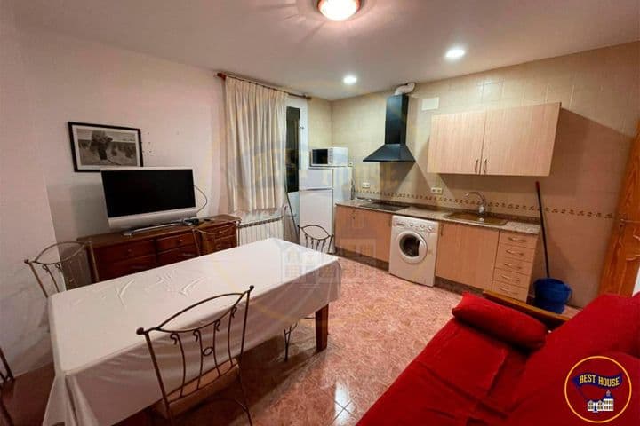 2 bedrooms apartment for rent in Serrania de Cuenca, Spain - Image 2