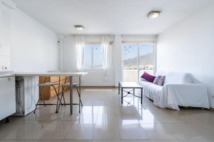 1 bedroom apartment for sale in Casco Urbano, Spain - Image 2