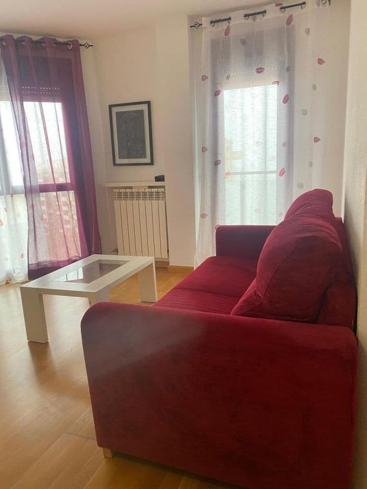 1 bedroom apartment for rent in Zaragoza, Spain - Image 10