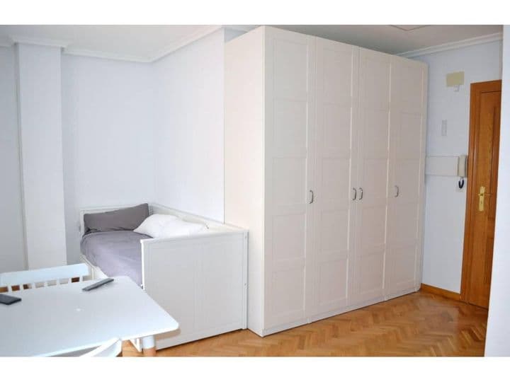 1 bedroom apartment for rent in Palencia, Spain - Image 10