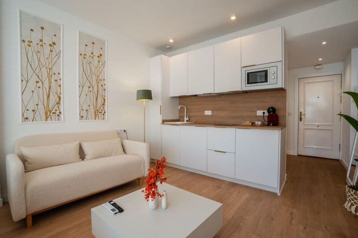 Apartment for rent in Centro, Spain - Image 3