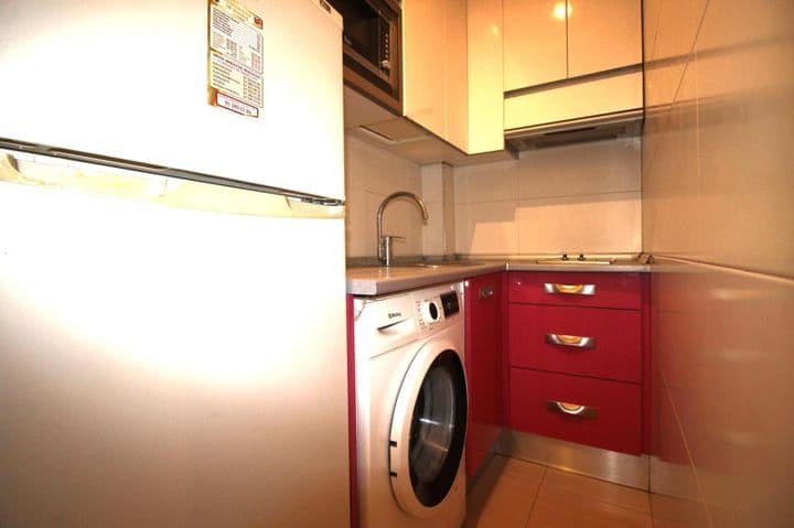 1 bedroom apartment for rent in Chamartin, Spain - Image 10