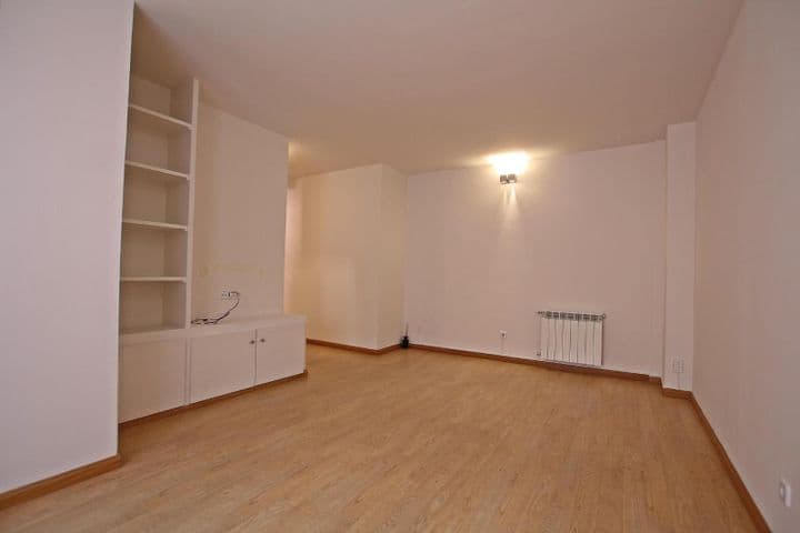 3 bedrooms apartment for rent in Madrid, Spain - Image 4