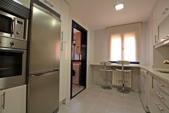 3 bedrooms apartment for rent in Madrid, Spain - Image 2