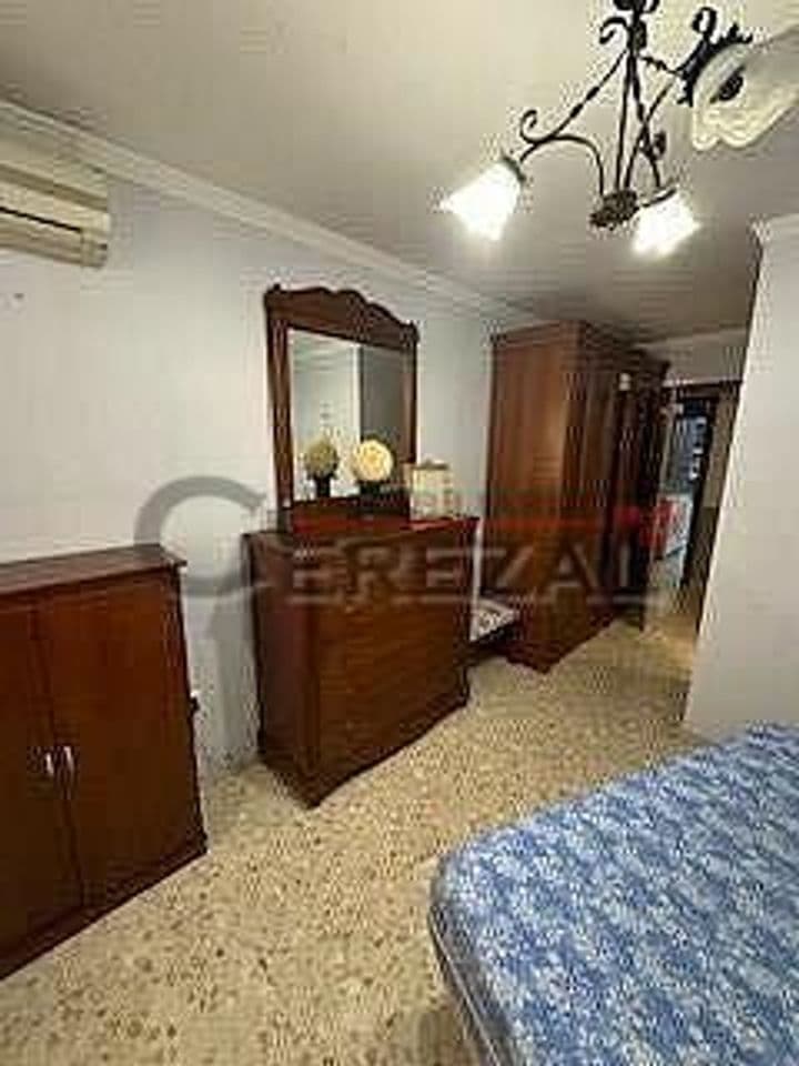 4 bedrooms apartment for rent in Centro, Spain - Image 7