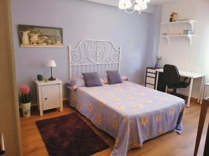 2 bedrooms apartment for rent in Santander, Spain - Image 4