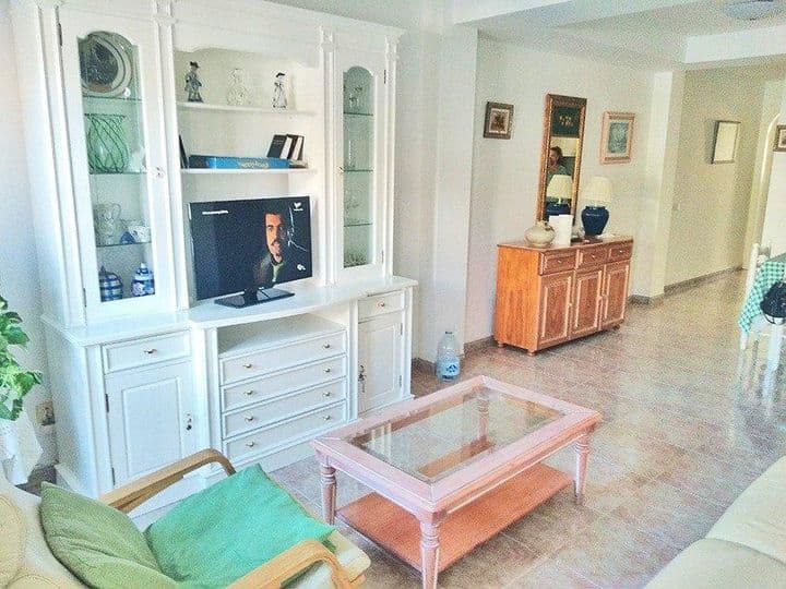 2 bedrooms apartment for rent in Telde, Spain - Image 2