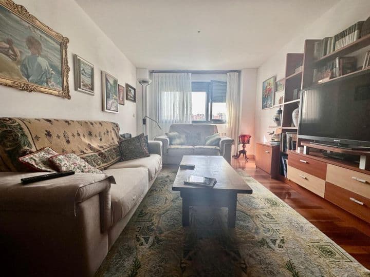 3 bedrooms apartment for rent in Santander, Spain - Image 8