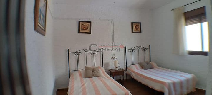 2 bedrooms house for rent in La Axarquia, Spain - Image 2