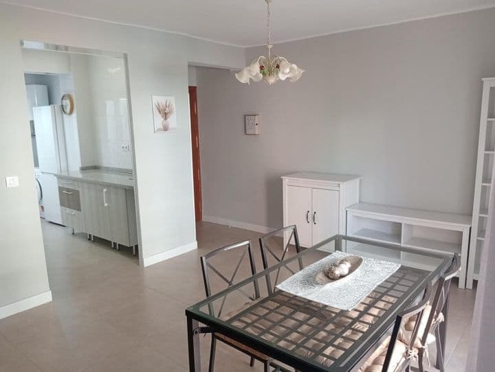 2 bedrooms apartment for rent in Seville, Spain - Image 3