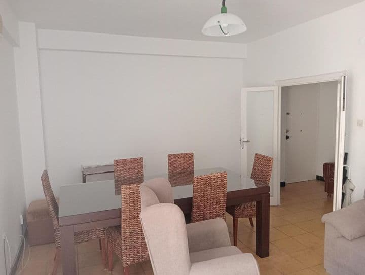 3 bedrooms apartment for rent in Seville, Spain - Image 2