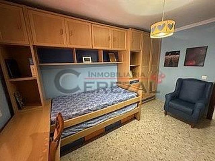 4 bedrooms apartment for rent in Centro, Spain - Image 11