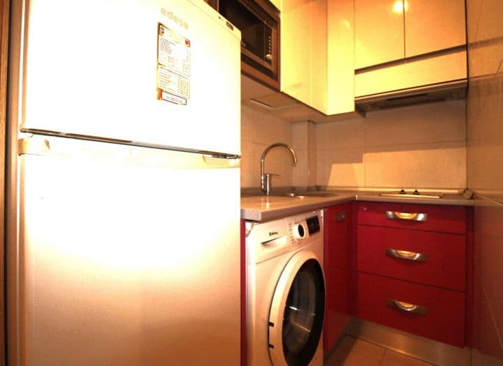 1 bedroom apartment for rent in Chamartin, Spain - Image 11