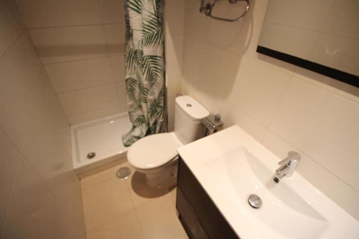 1 bedroom apartment for rent in Chamartin, Spain - Image 8