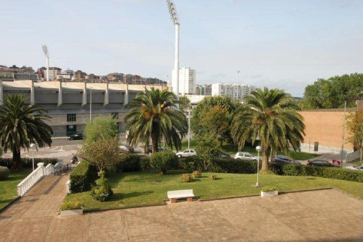 1 bedroom apartment for rent in Santander, Spain - Image 7