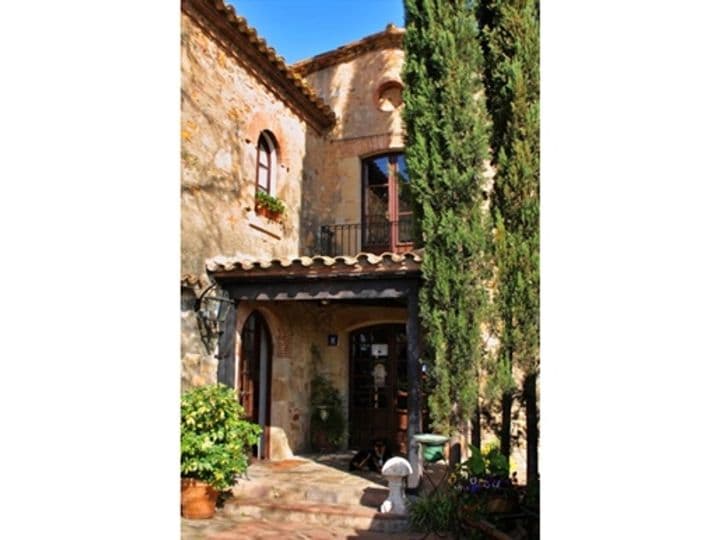 House for sale in SAgaro, Spain - Image 3