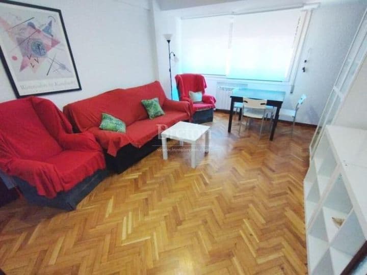 3 bedrooms apartment for rent in Universidad, Spain - Image 4